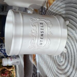 Mud pie utensils holder